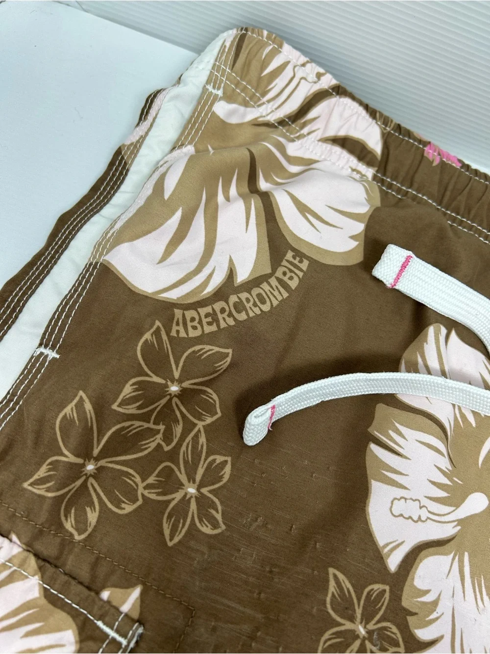 Vintage Abercrombie & Fitch Tugger Shorts Brown Pink Floral Hawaiian 40W
